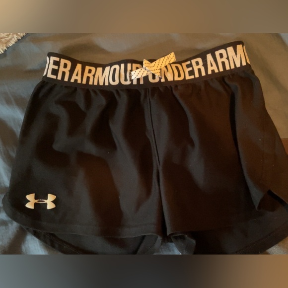 under armour shorts - Picture 2 of 4